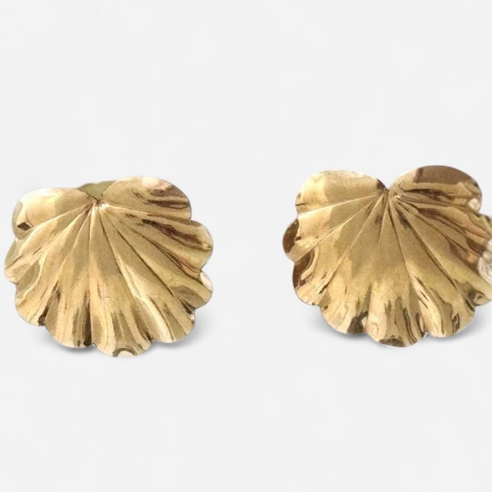 Vintage Goldtone Metal Leaves Pierced Earrings.